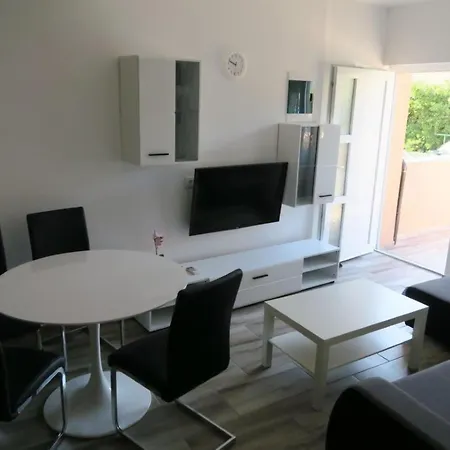 شقة Familienwohnung 2 By Interhome *