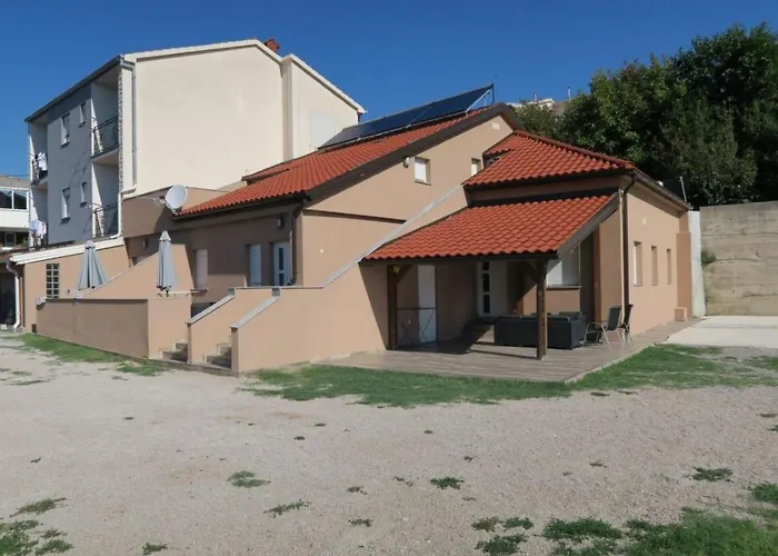 Familienwohnung 2 By Interhome شقة *